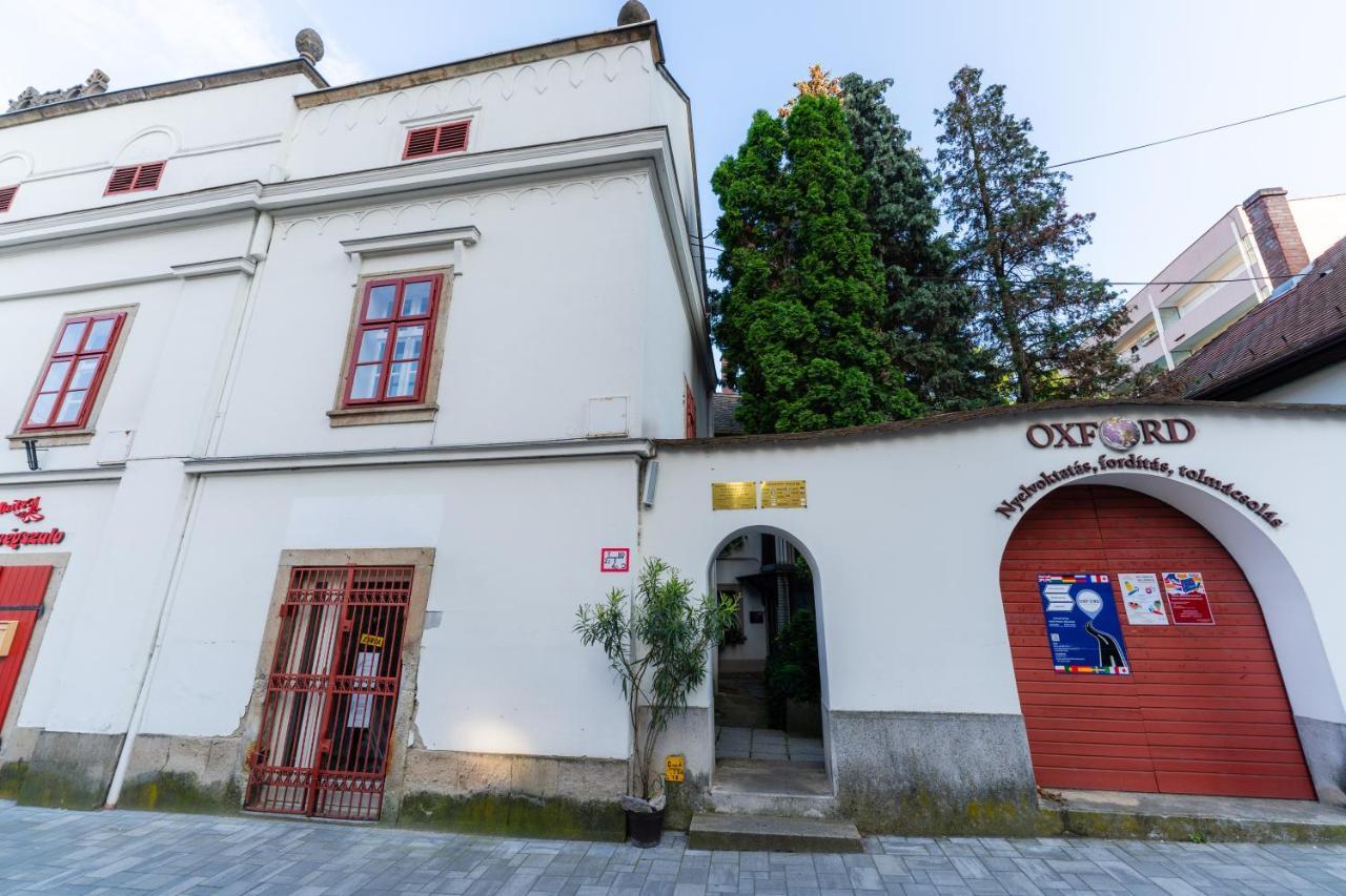 Carlone House Appartement Eger Buitenkant foto